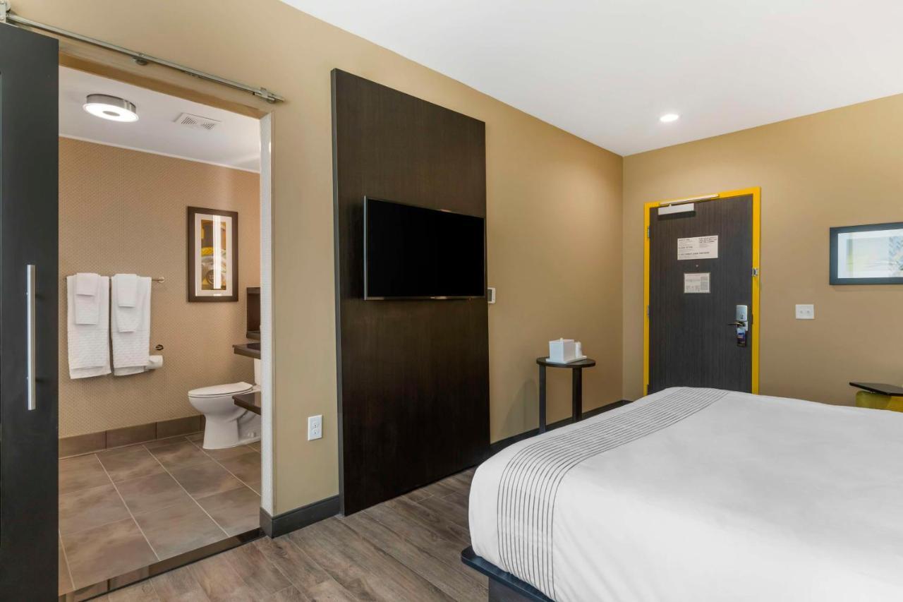 GLo Best Western Pooler - Savannah Airport Hotel Bagian luar foto
